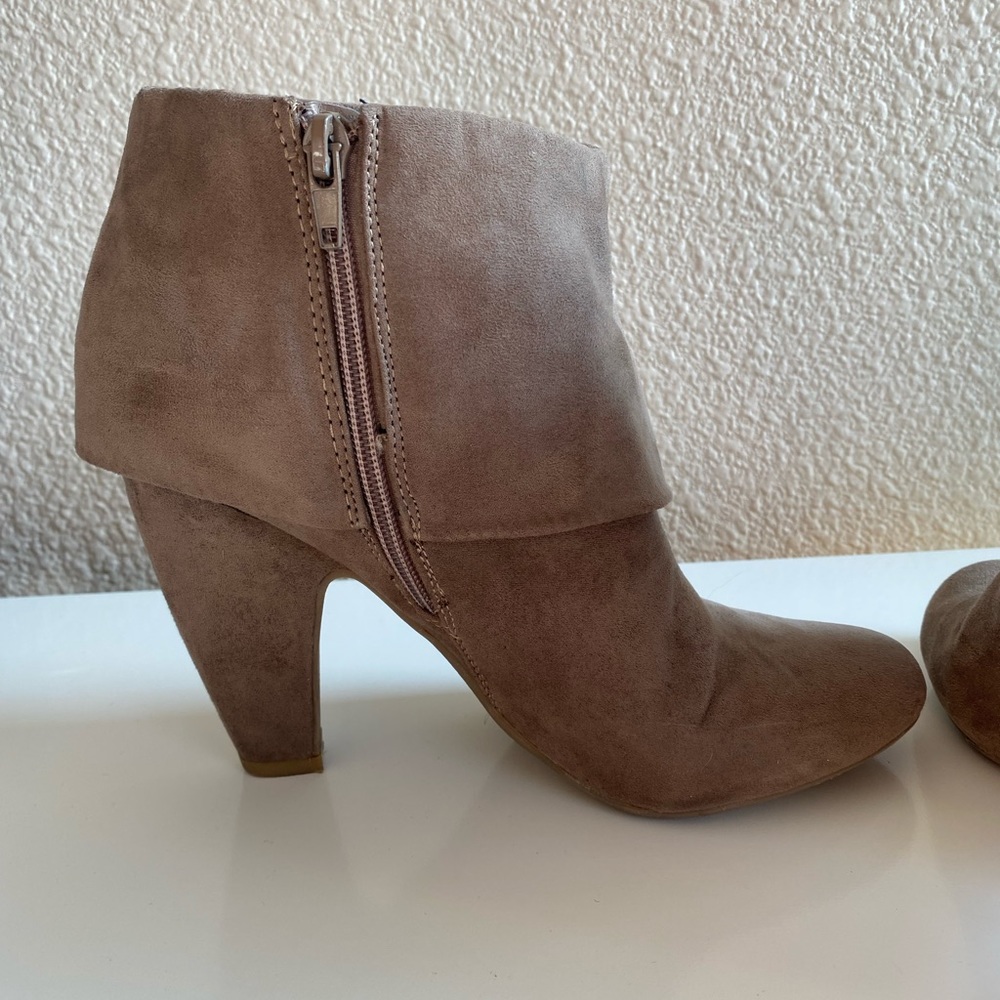 Pink & Pepper Suede Ankle Booties | Tan | Size8.5